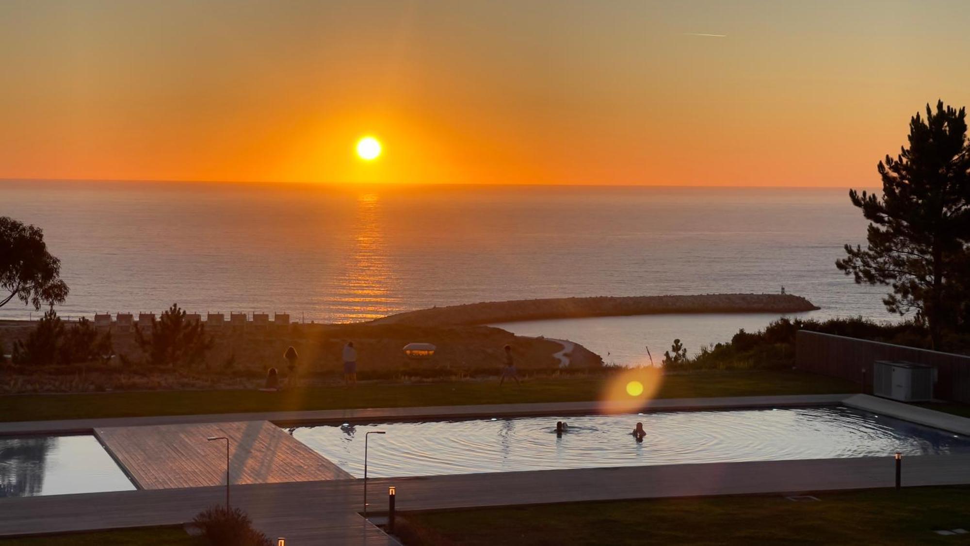Mar A Vista - Condominium With Pool, Gym And Sea Views Nazaré Exterior foto